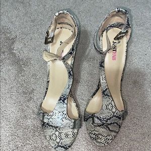 Snakeskin print heel!